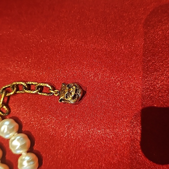 Gucci vintage carved pendant necklace - Picture 5 of 13